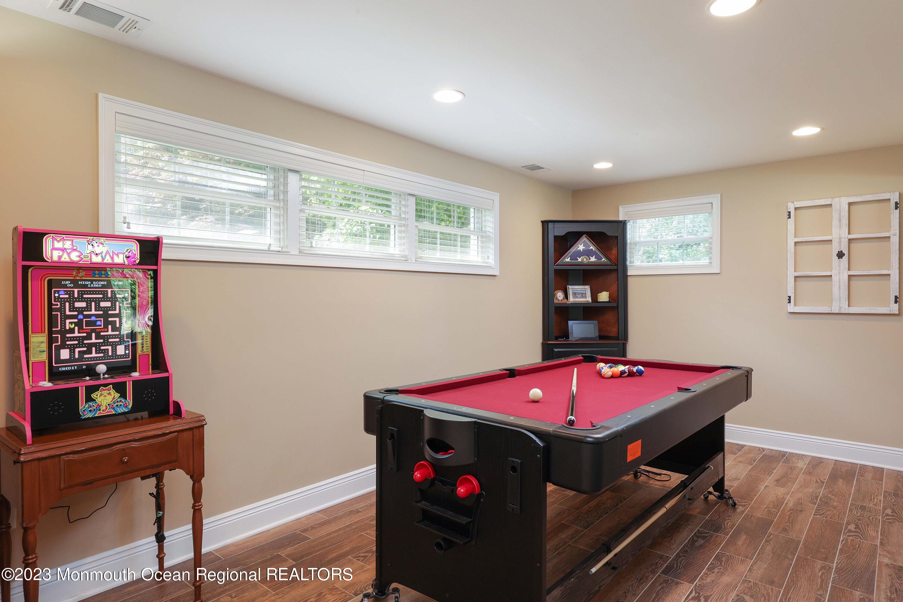 683 Hopping Road Belford, NJ 07718 - Photo 19 of 50 758A0812