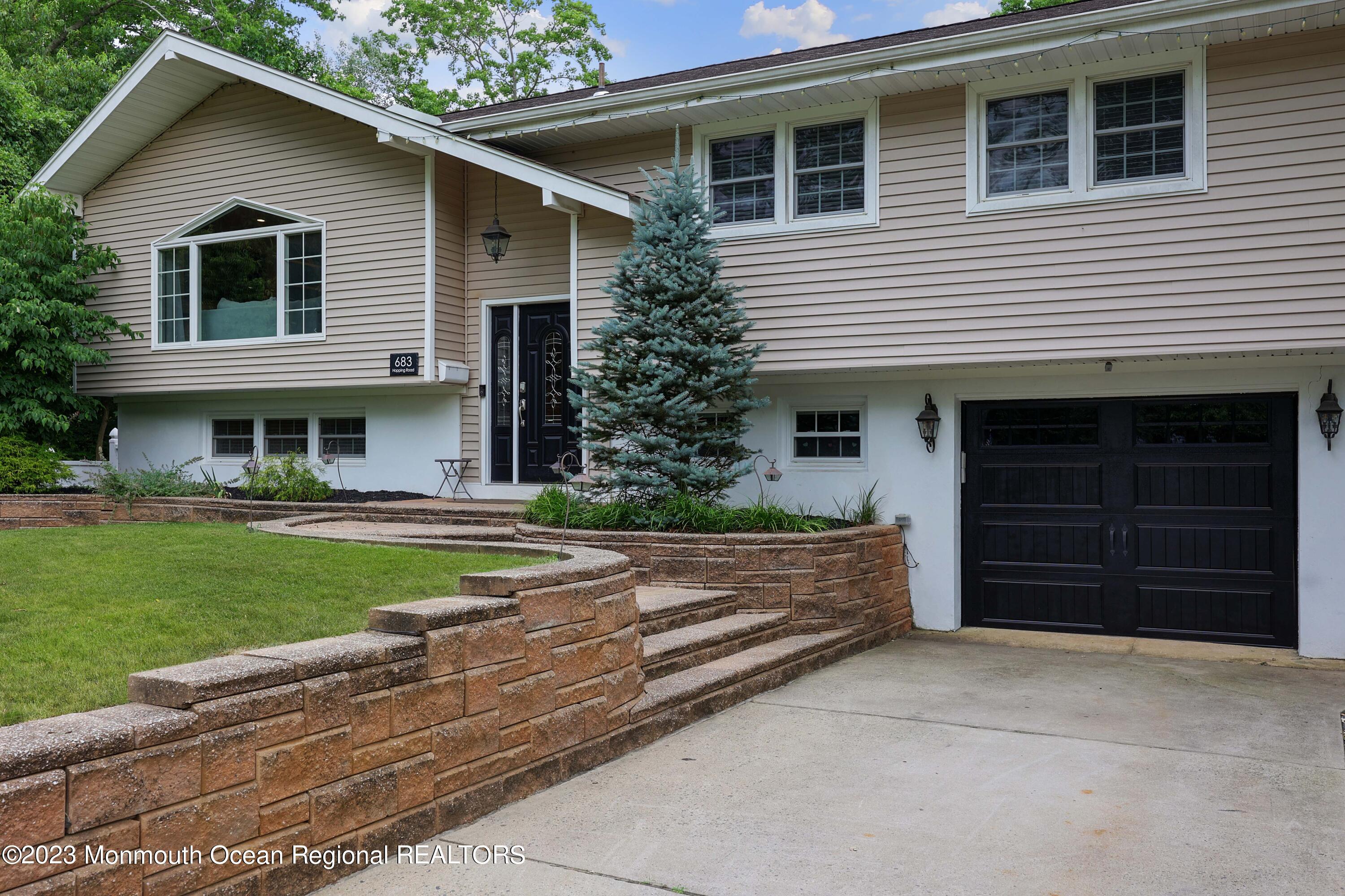 683 Hopping Road Belford, NJ 07718 - Photo 4 of 50 758A0788_89_90_91_92