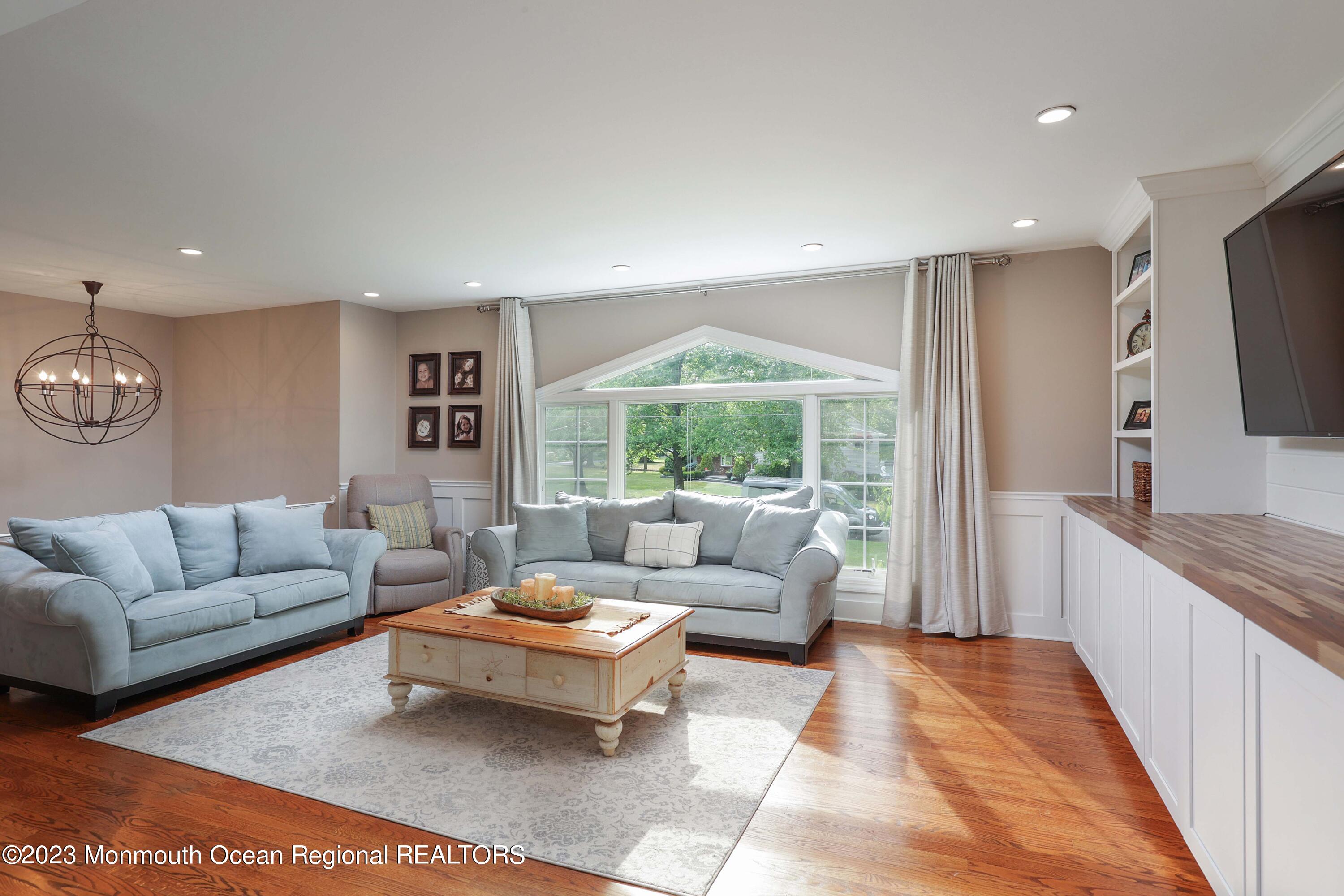 683 Hopping Road Belford, NJ 07718 - Photo 6 of 50 758A0896