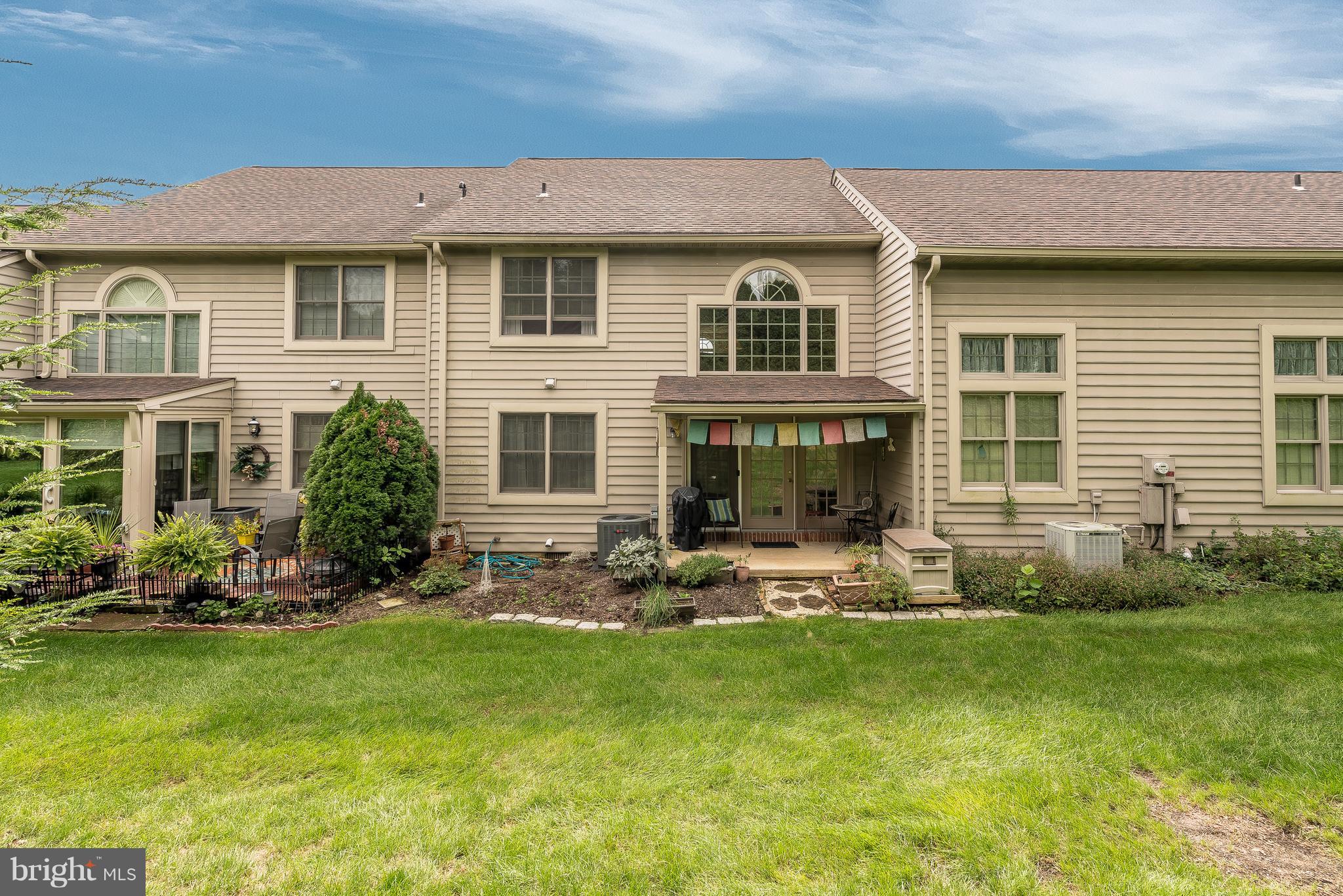 5 Cardiff Court Lititz, PA 17543 - Photo 26 of 32 Covered rear porch