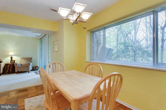 5051 7th Road South, Unit T1 Arlington, VA 22204 - Photo 11 of 25 Dining Room