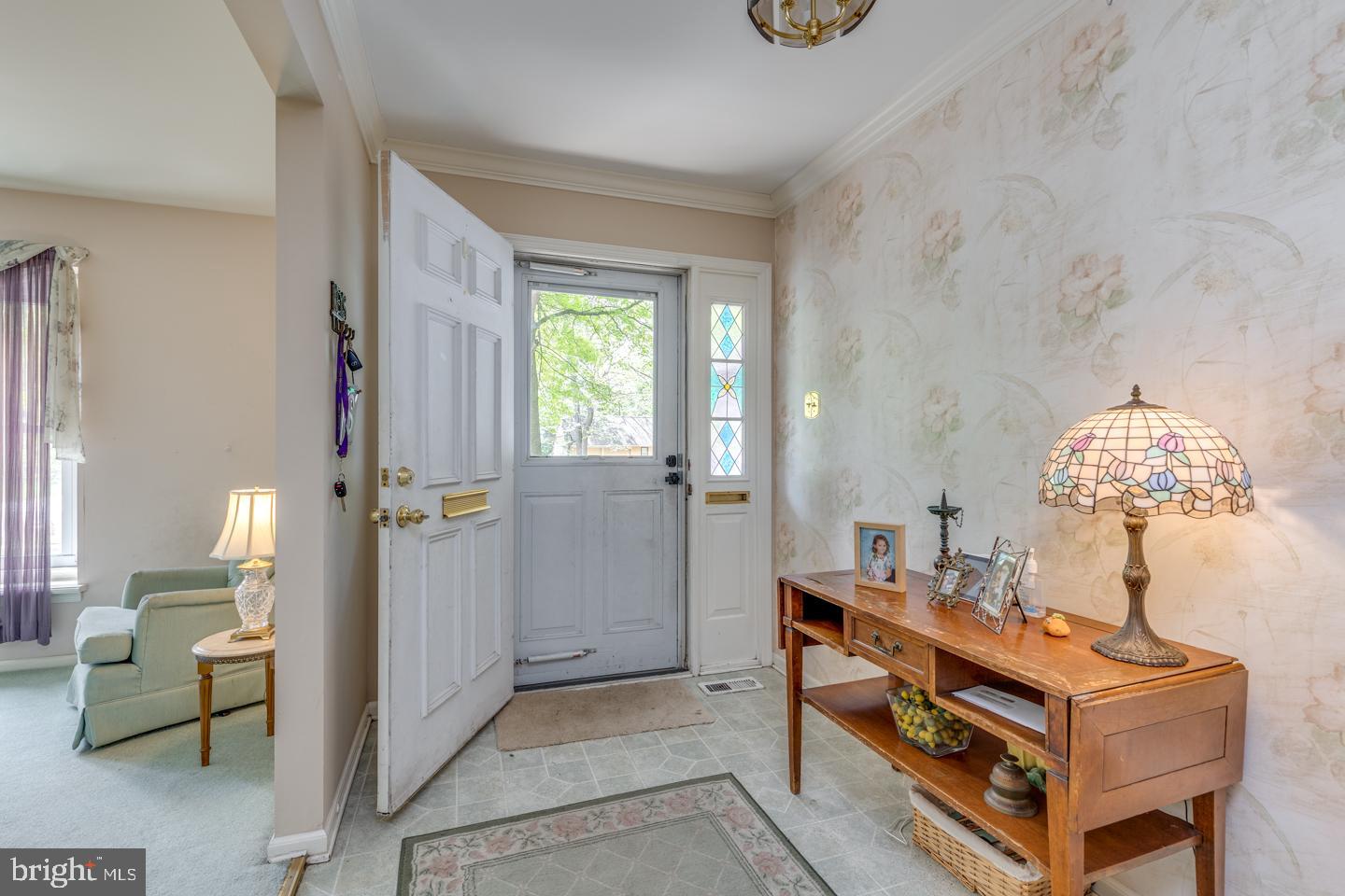 20 Tendring Road Cherry Hill, NJ 08003 - Photo 4 of 40 Large welcoming foyer