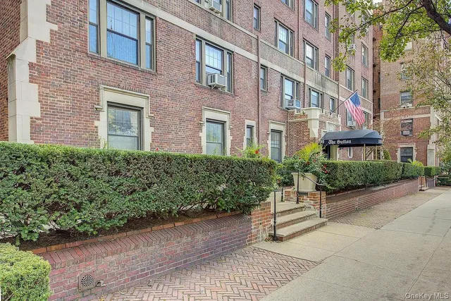 $569,000 | 109-14 Ascan Avenue, Unit 4J | Forest Hills