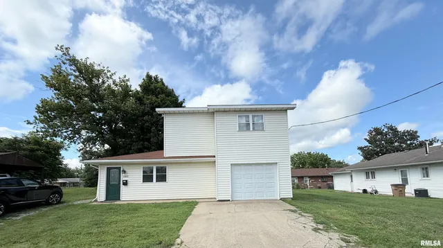 $114,000 | 1002 Elm Street, Marion, IL 62959