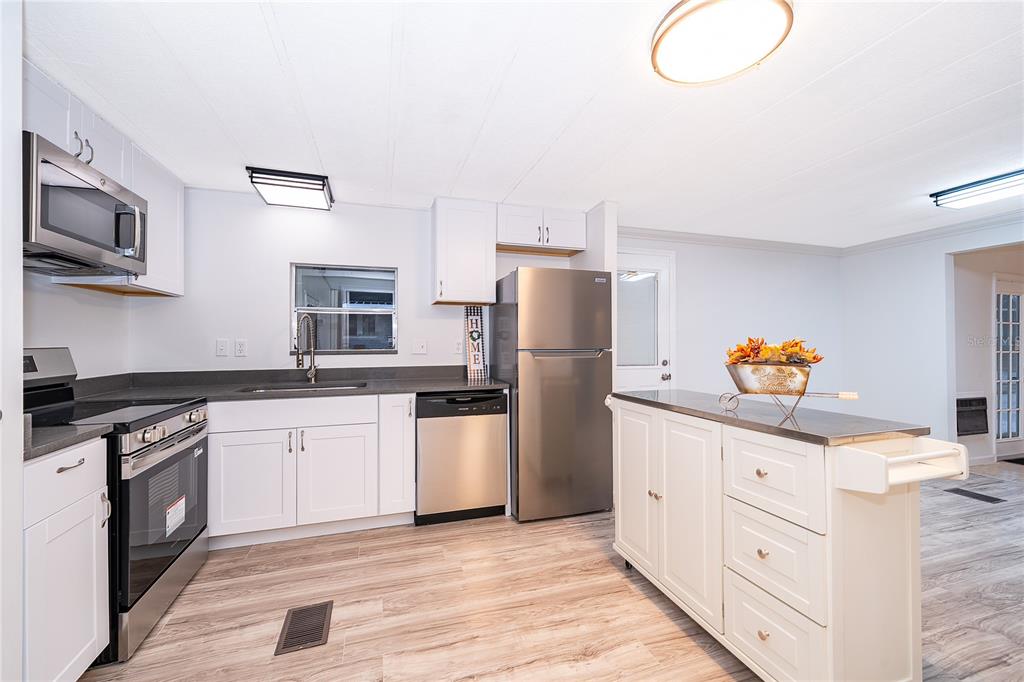 29 Maplehurst Avenue DeBary, FL 32713 - Photo 7 of 20