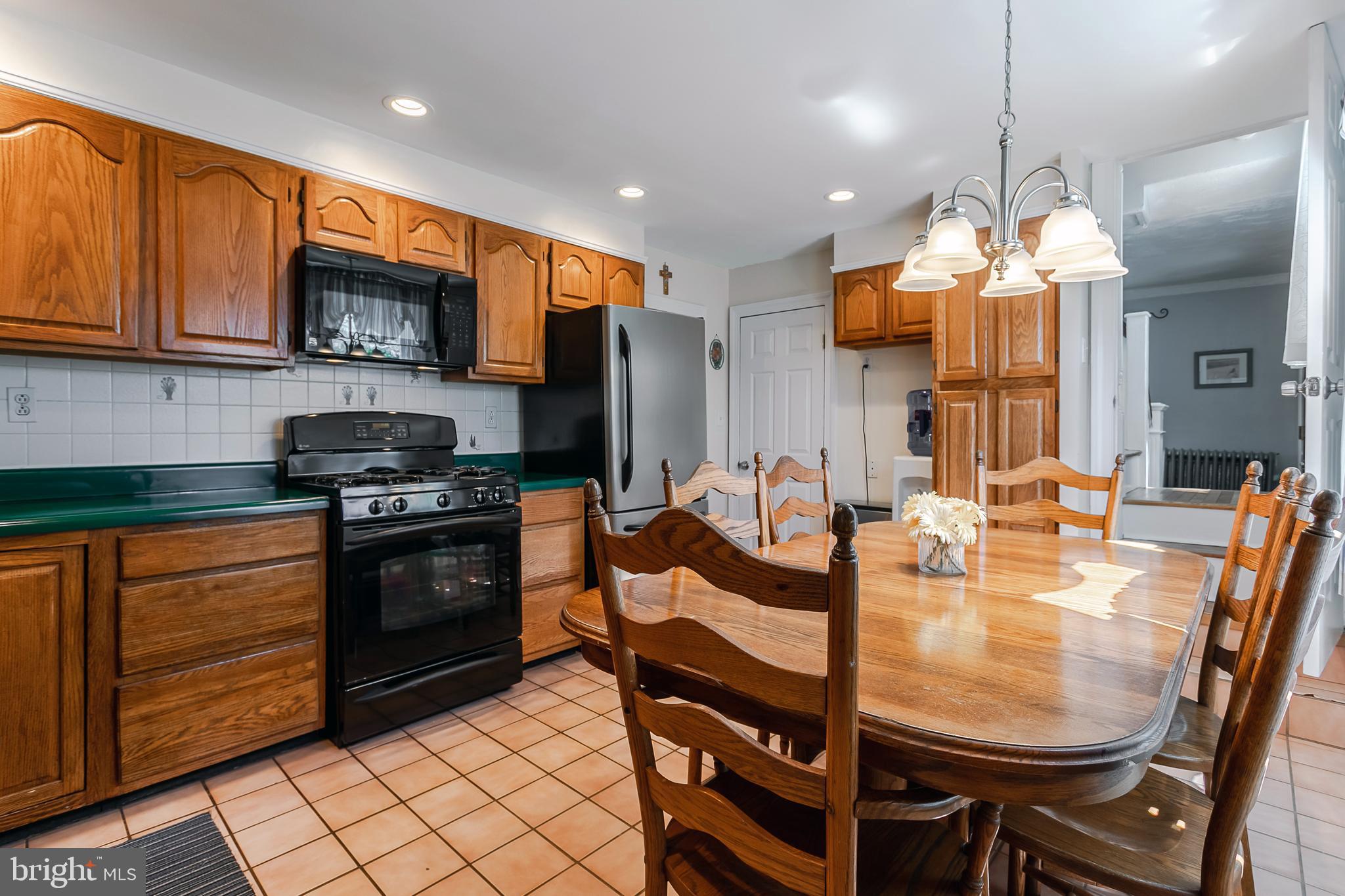 617 East Manoa Road Havertown, PA 19083 - Photo 8 of 27