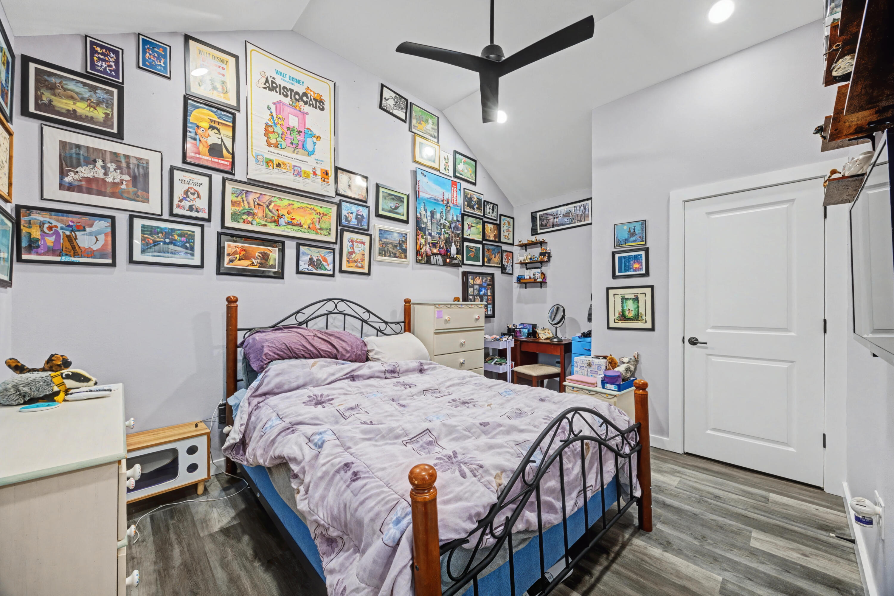 255 West Renoir Road DeFuniak Springs, FL 32433 - Photo 15 of 30 a bed room with a bed and a book shelf
