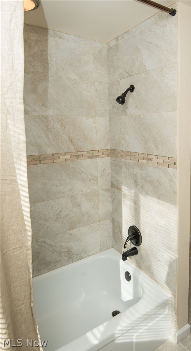 5036 North Barton Road Cleveland, OH 44124 - Photo 14 of 19 Gallery Image 14