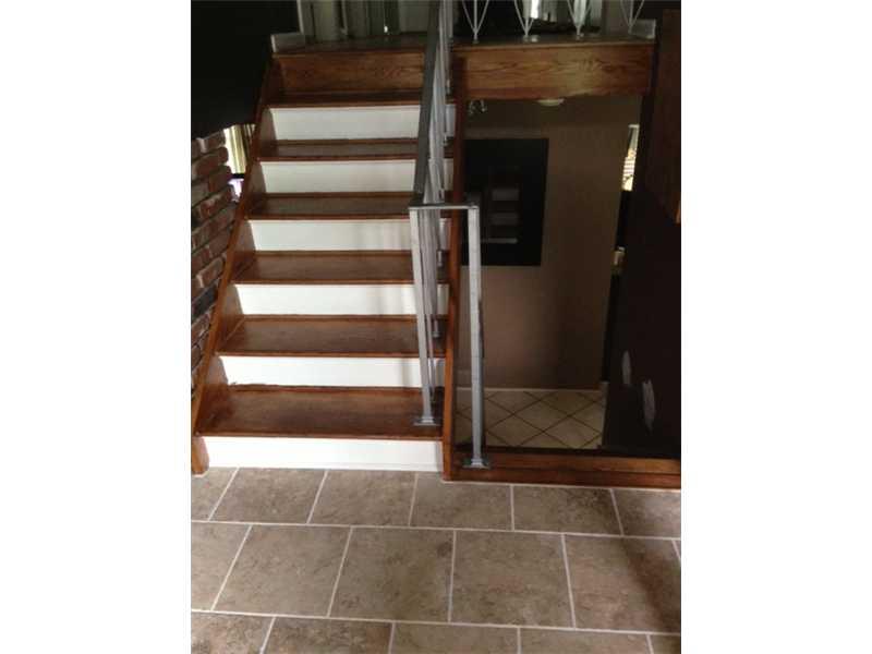 101 Leslie Road Monroeville, PA 15146 - Photo 12 of 20 Entry/Foyer.