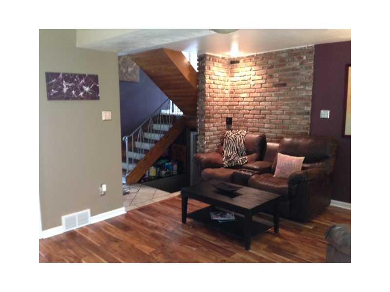 101 Leslie Road Monroeville, PA 15146 - Photo 6 of 20 Living Room.