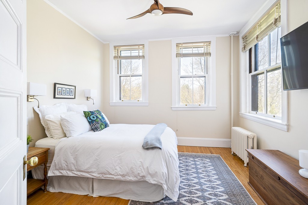 1070 Beacon Street, Unit 4B Brookline, MA 02446 - Photo 14 of 22