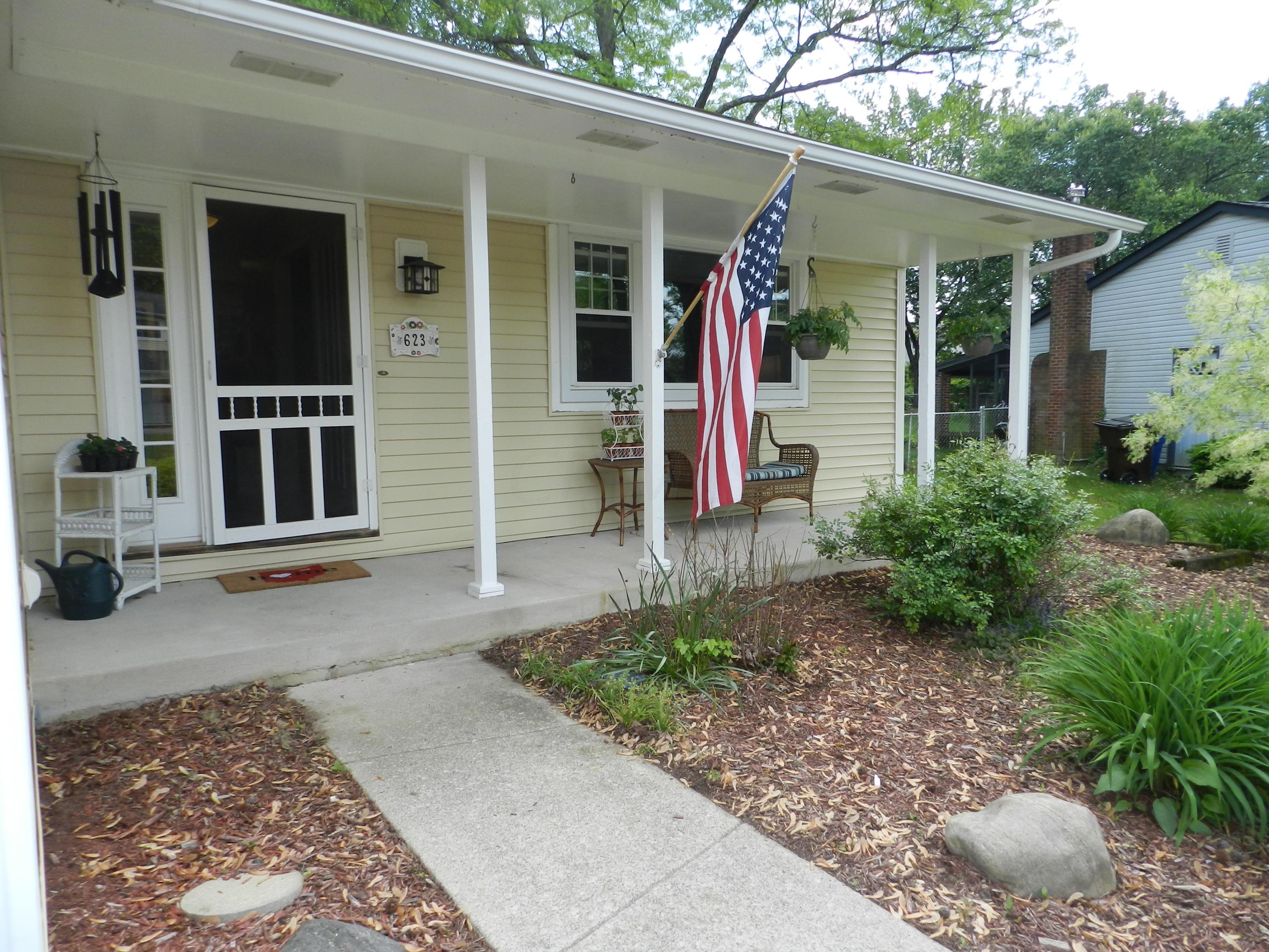 623 Codrington Circle Columbus, OH 43230 - Photo 2 of 35