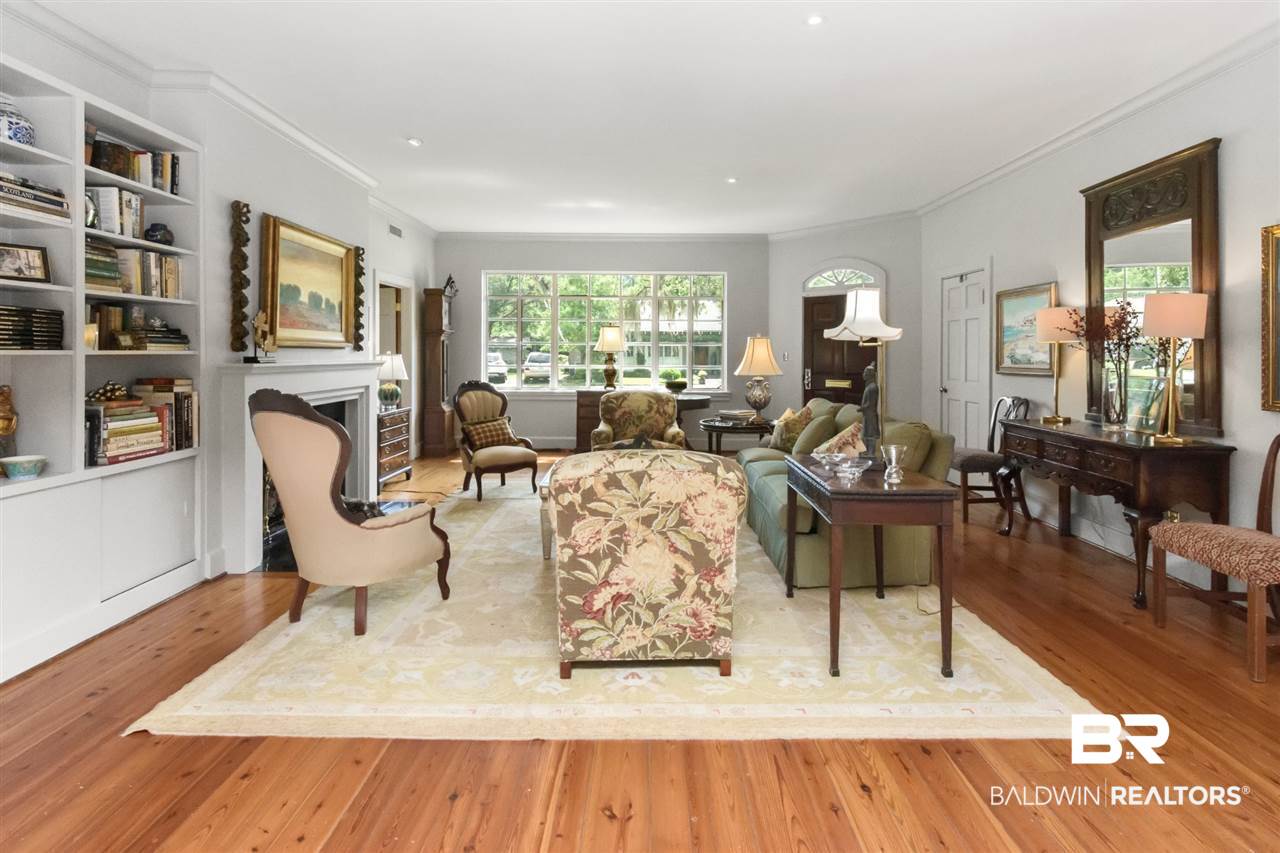 209 Edington Drive Mobile, AL 36607 - Photo 5 of 49