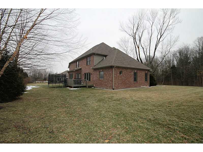 2520 Carr Hill Road Columbus, IN 47201 - Photo 4 of 23 Gallery Image 4