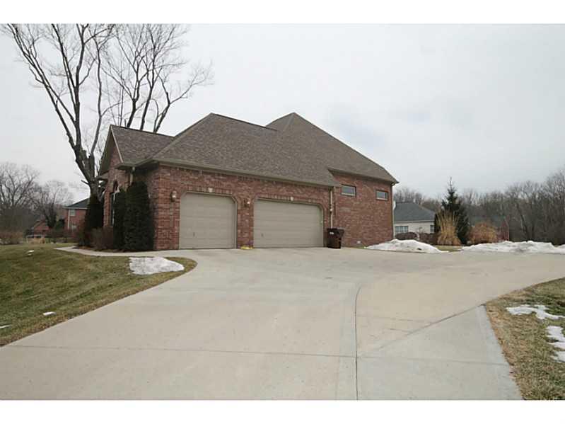 2520 Carr Hill Road Columbus, IN 47201 - Photo 5 of 23 Gallery Image 5