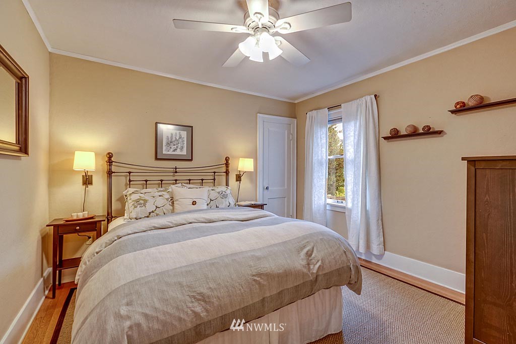 2111 North 60th Street Seattle, WA 98103 - Photo 9 of 15 Gallery Image 9
