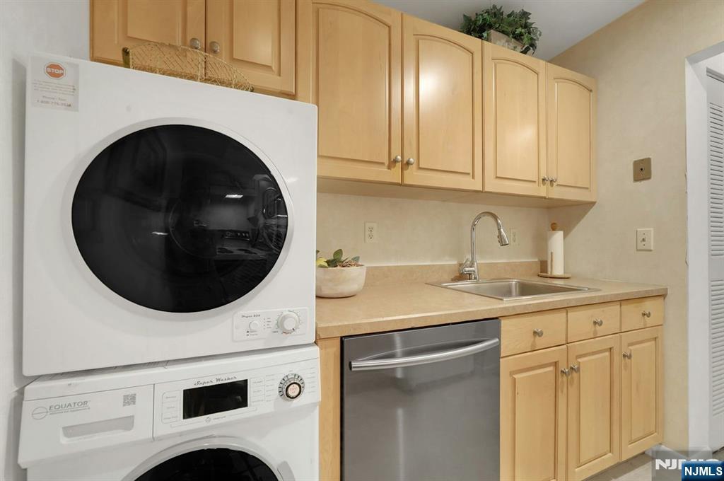 50 Rock Road, Unit B10 Hawthorne, NJ 07506 - Photo 13 of 26 Gallery Image 13