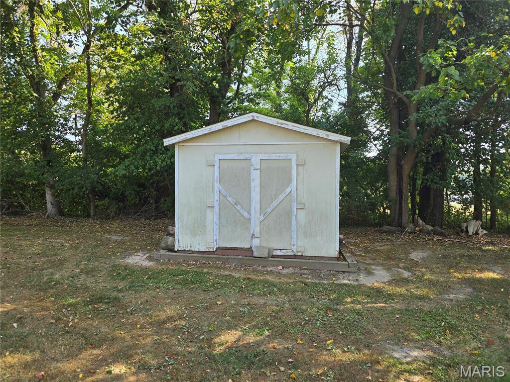 1910 Washington Street Taylor Springs, IL 62089 - Photo 10 of 33