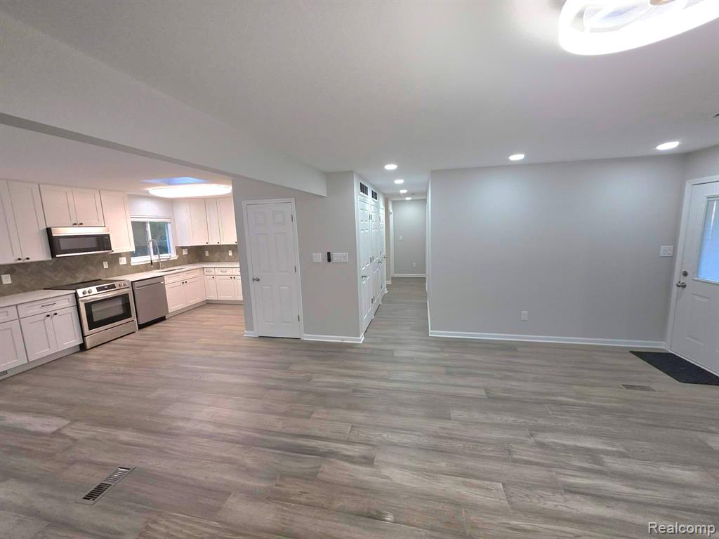 2564 Mueller Road Lake Orion, MI 48359 - Photo 5 of 21 Gallery Image 5