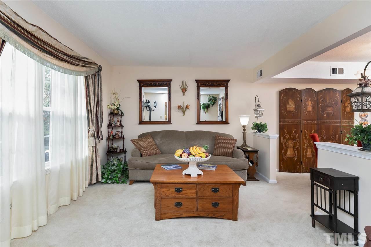1308 Springlawn Court Raleigh, NC 27609 - Photo 4 of 30 Gallery Image 4
