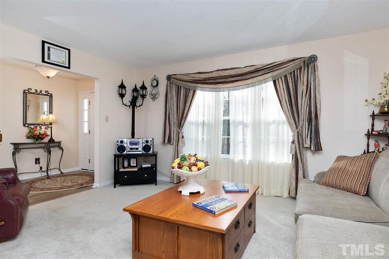 1308 Springlawn Court Raleigh, NC 27609 - Photo 5 of 30 Gallery Image 5