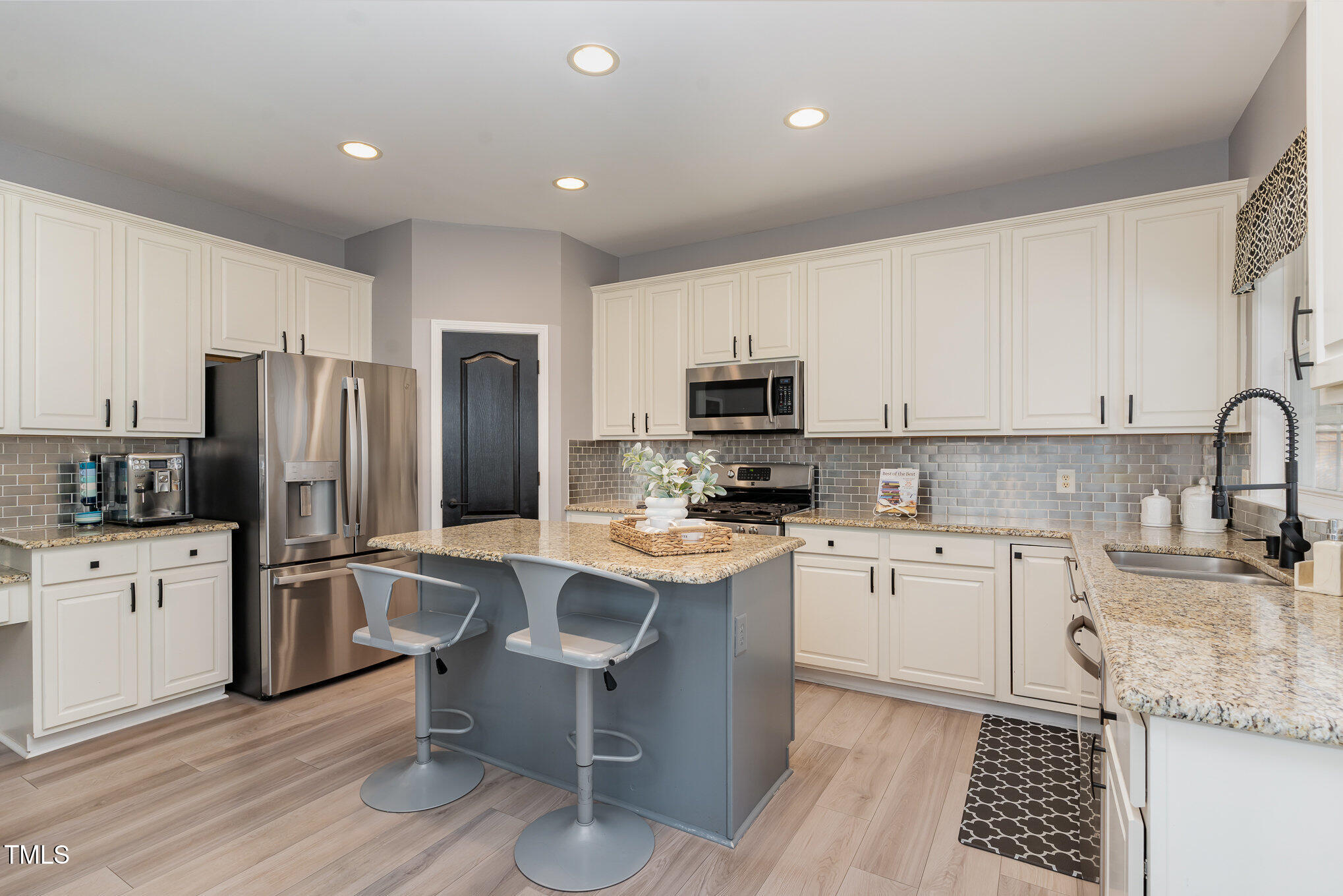 7572 Silver View Lane Raleigh, NC 27613 - Photo 13 of 35 013_file_638