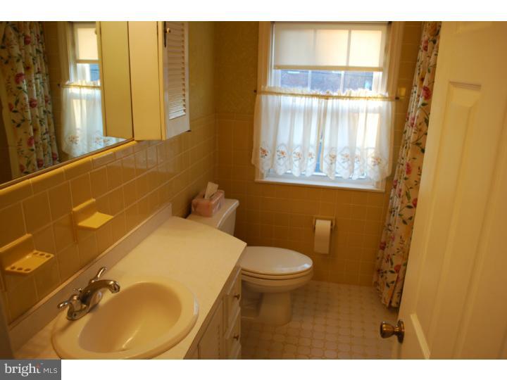 112 Morton Road Springfield, PA 19064 - Photo 14 of 17 Bathroom
