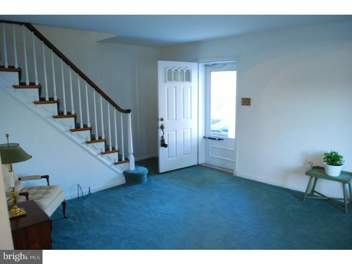 112 Morton Road Springfield, PA 19064 - Photo 5 of 17 Living Room