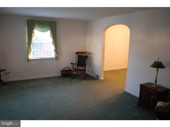 112 Morton Road Springfield, PA 19064 - Photo 6 of 17 Living Room