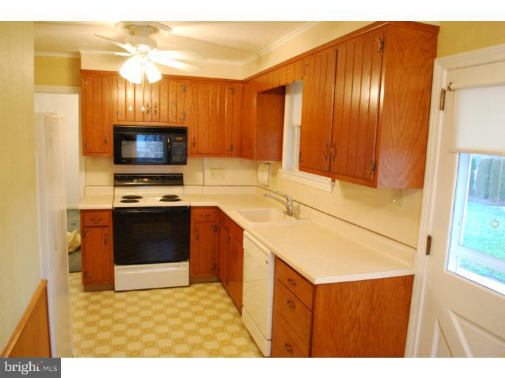 112 Morton Road Springfield, PA 19064 - Photo 8 of 17 Kitchen