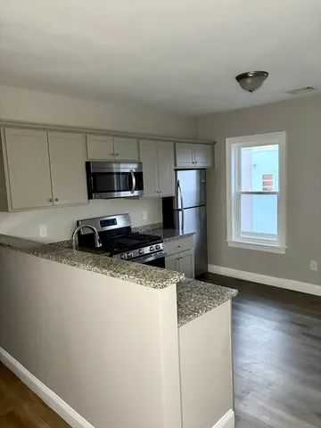 $2,400 | 325 Snell Street, Unit 3, Fall River, MA 02721