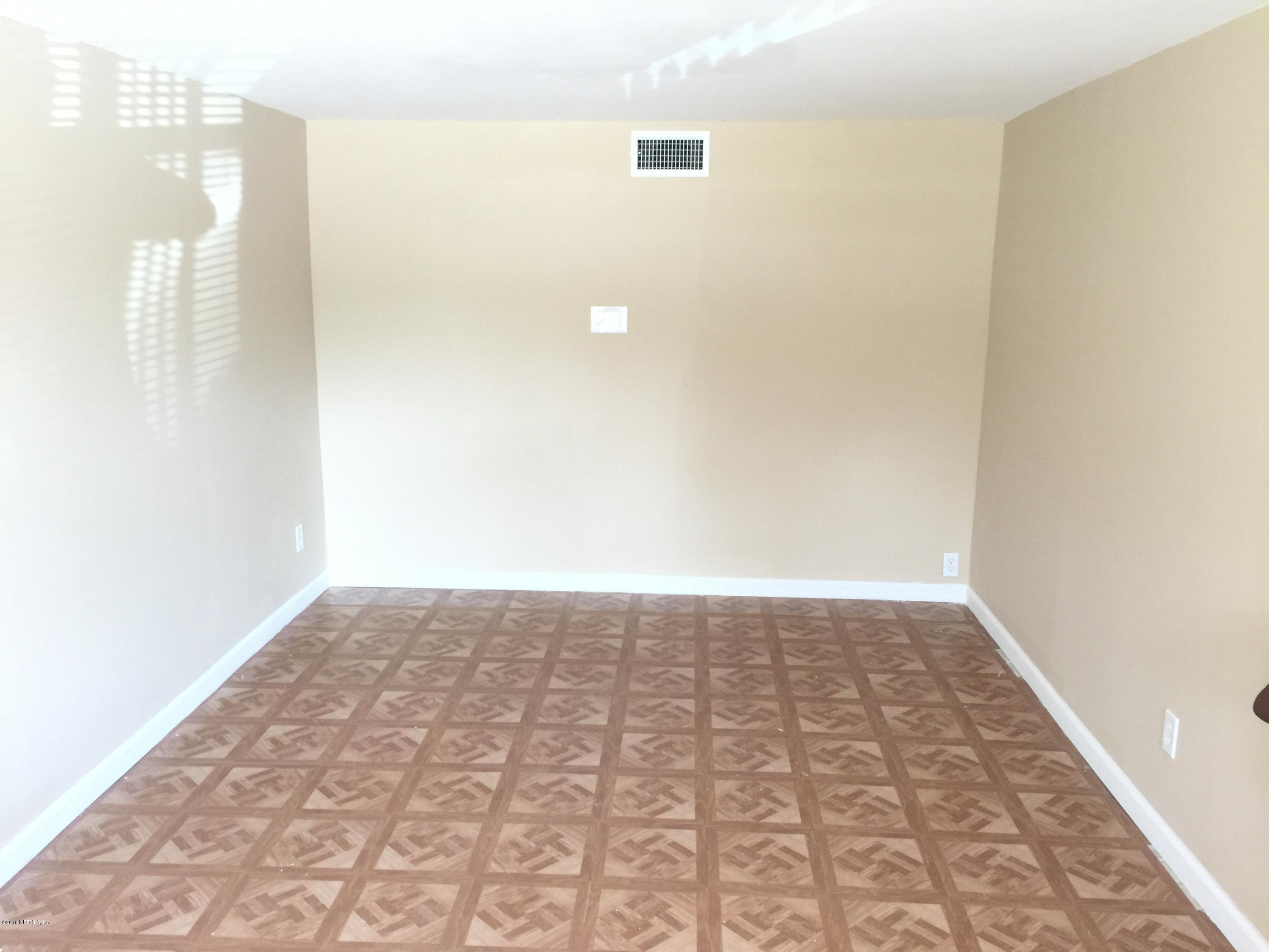 6121 Anvil Road Jacksonville, FL 32277 - Photo 24 of 31 a view of empty room