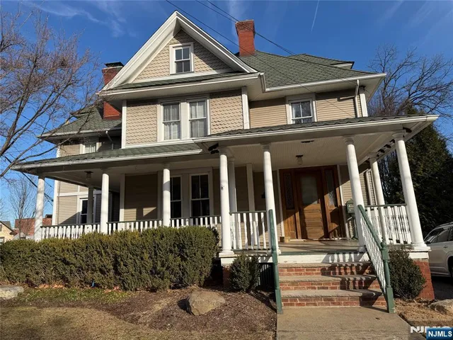 $2,000 | 143 Union Street, Unit G, Ridgewood, NJ 07450