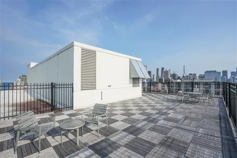 $299,995 | 1460 North Sandburg Terrace, Unit 2106A, Chicago, IL 60610