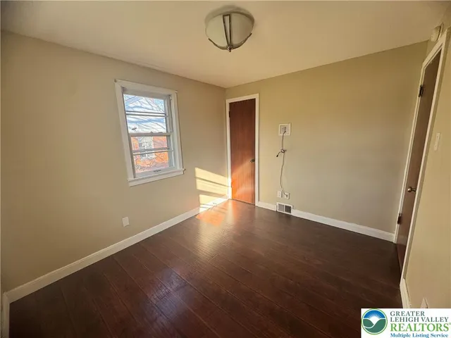 $2,100 | 1157 East Highland Street, Allentown, PA 18109