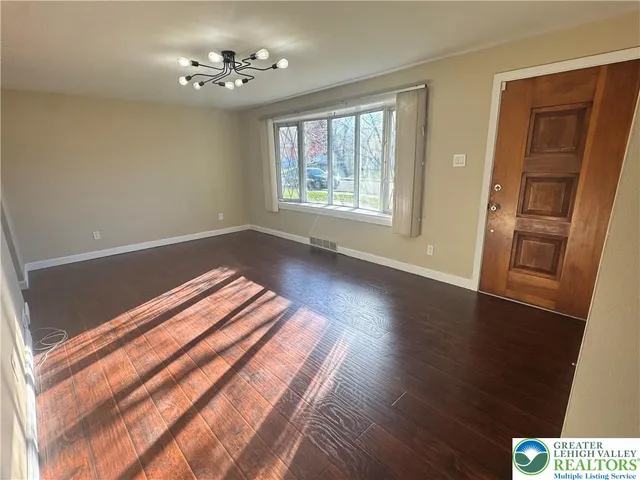 $2,100 | 1157 East Highland Street, Allentown, PA 18109