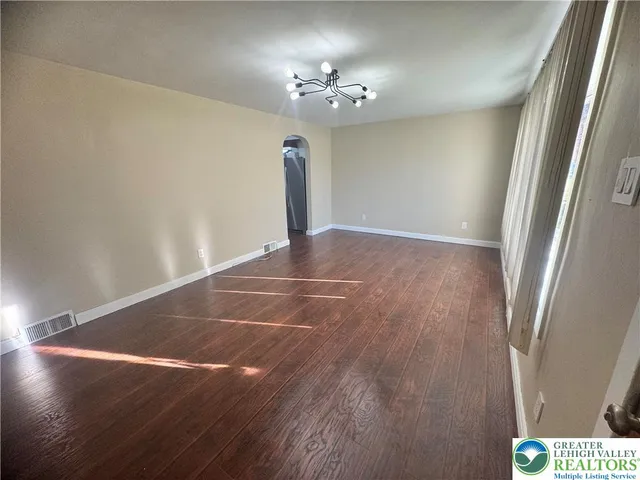 $2,100 | 1157 East Highland Street, Allentown, PA 18109