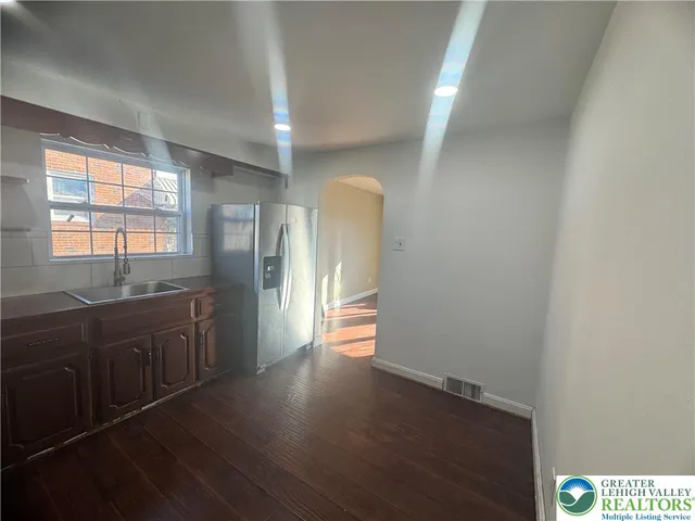 $2,100 | 1157 East Highland Street, Allentown, PA 18109