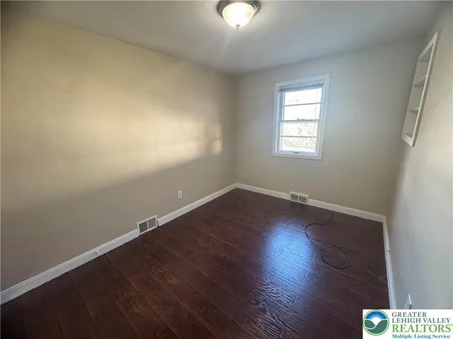 $2,100 | 1157 East Highland Street, Allentown, PA 18109