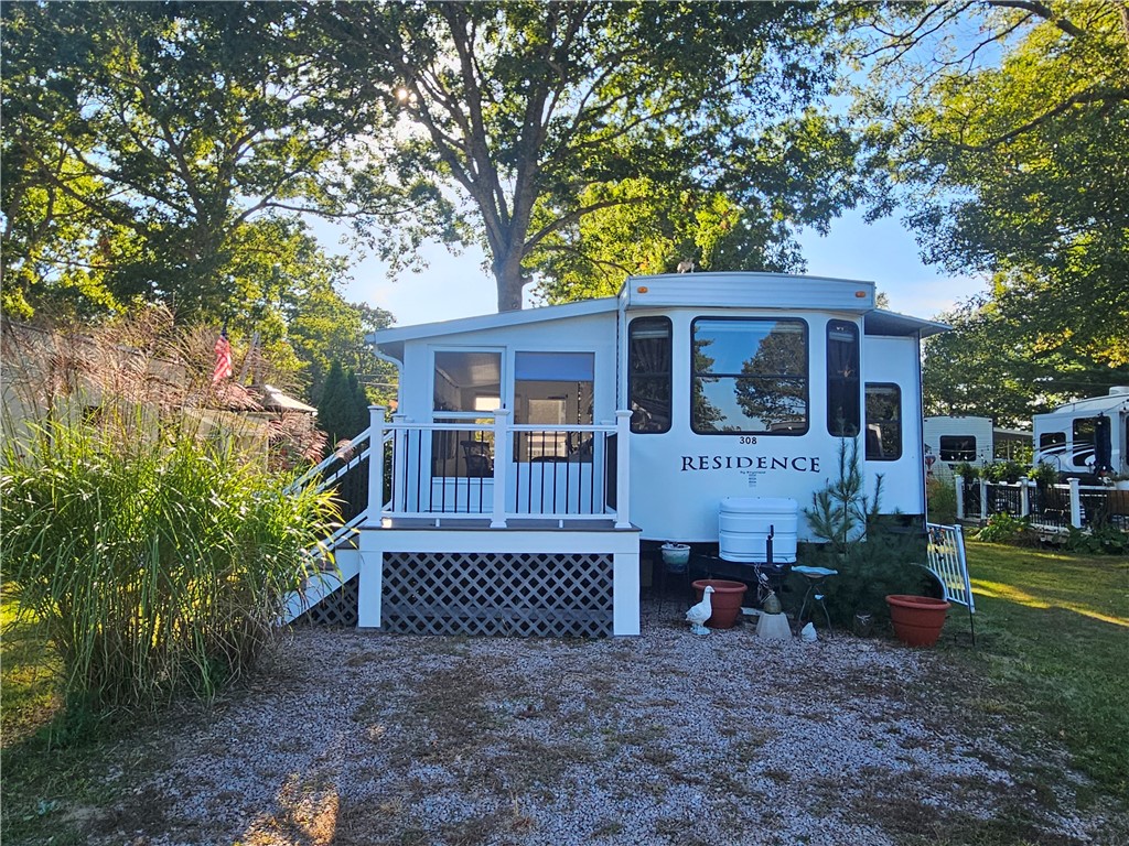 118 Dunns Corner Road Westerly, RI 02891 - Photo 2 of 22