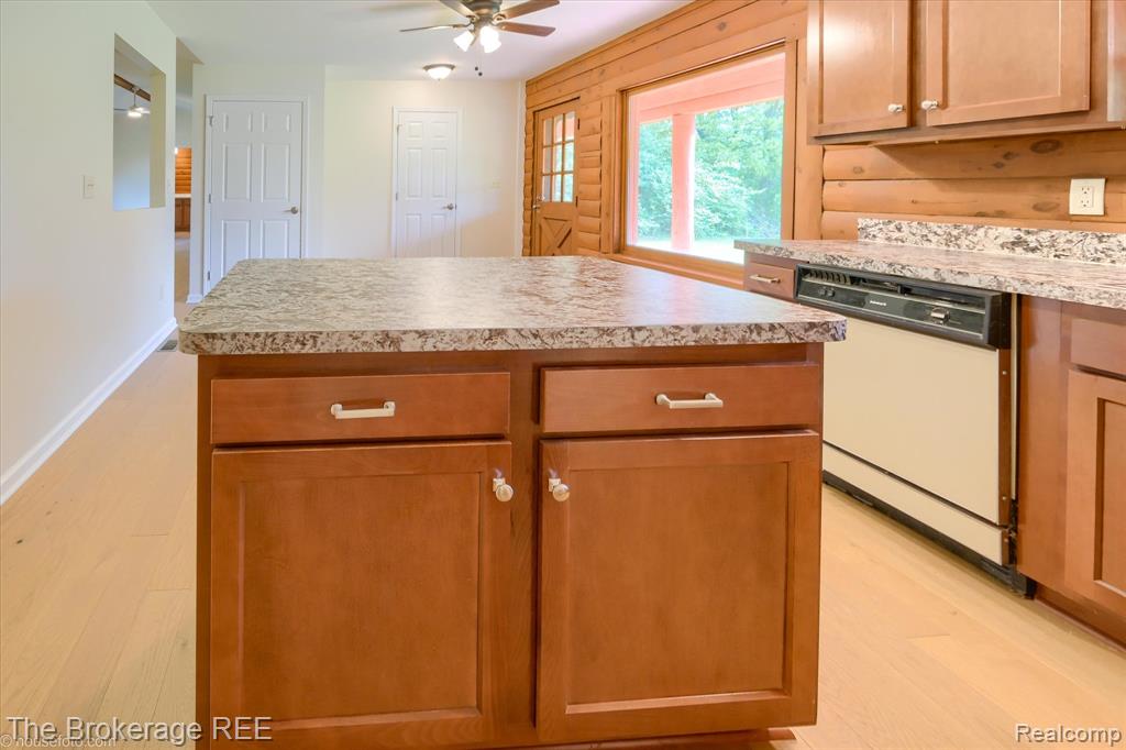 1077 Hadley Road Lapeer, MI 48446 - Photo 22 of 61