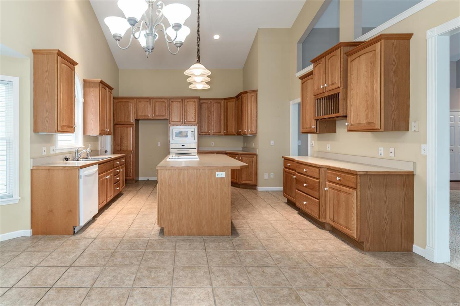 4985 Ambs Road St. Louis, MO 63128 - Photo 7 of 43 Gallery Image 7