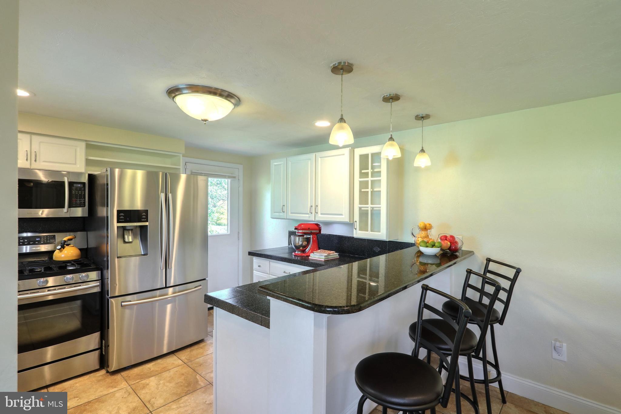 2427 Pine Grove Road York, PA 17403 - Photo 10 of 34 STAINLESS STEEL APPLIANCES