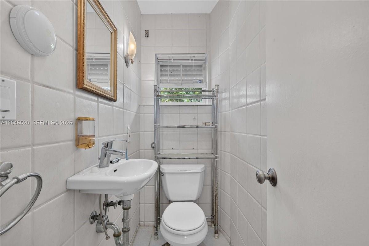 9841 Southwest 157th Terrace Miami, FL 33157 - Photo 23 of 54