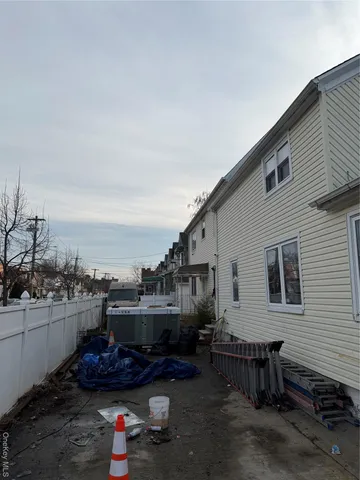 a picture of city view