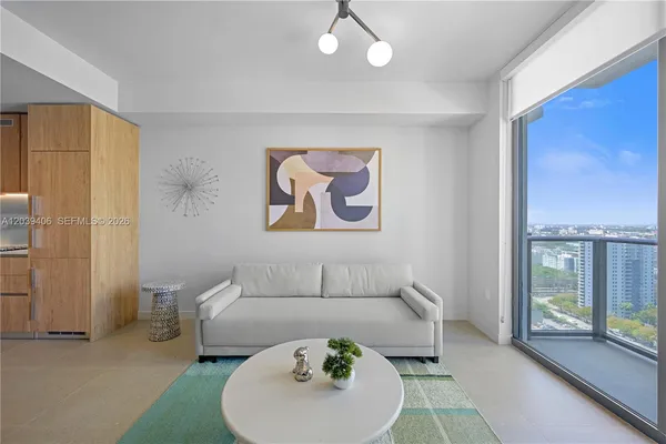 $4,500 | 11 Northeast 6th Street, Unit 2411, Miami, FL 33132