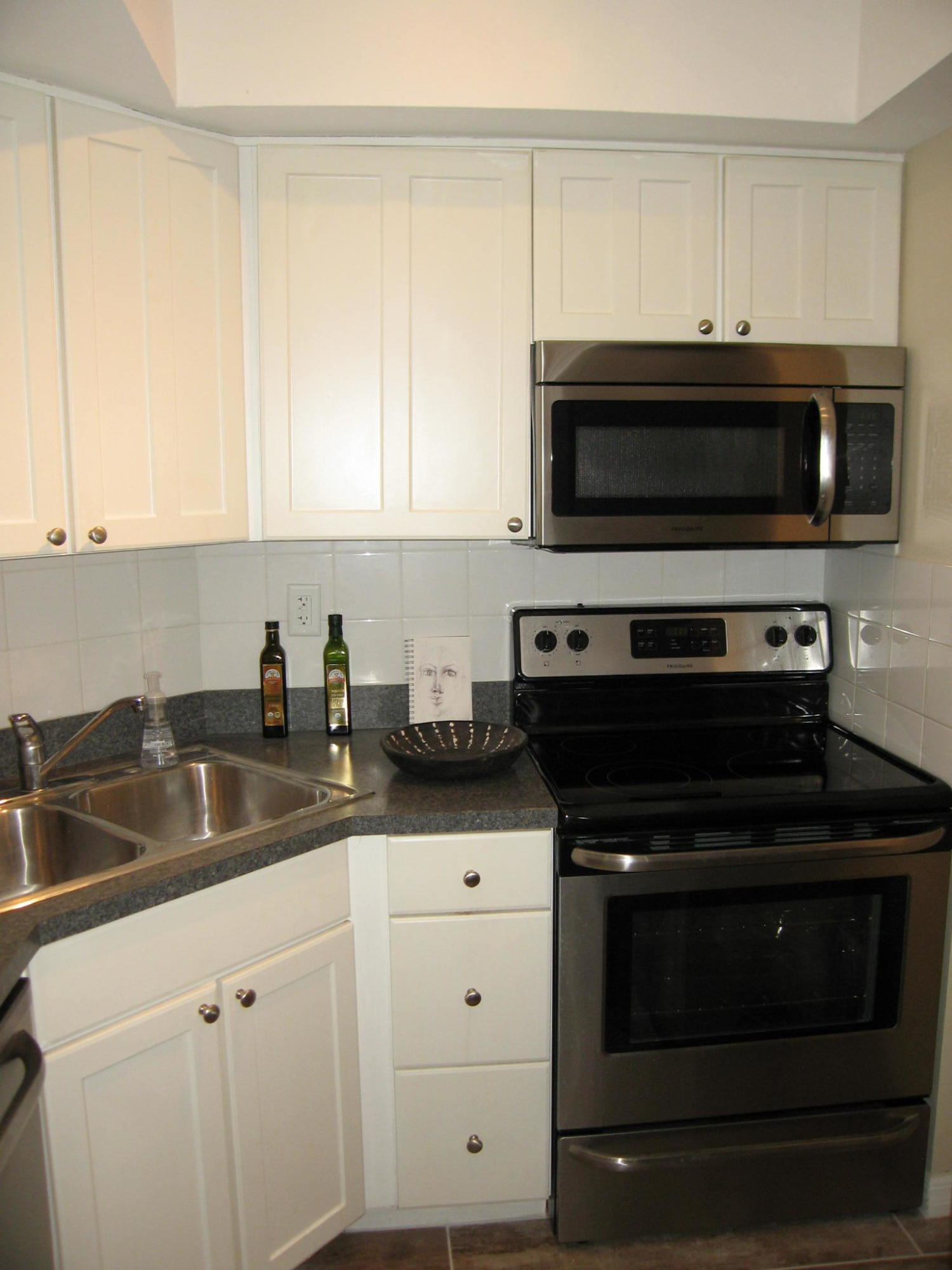 50 Southwest 3rd Avenue, Unit 208 Boca Raton, FL 33432 - Photo 7 of 35 Kitchen