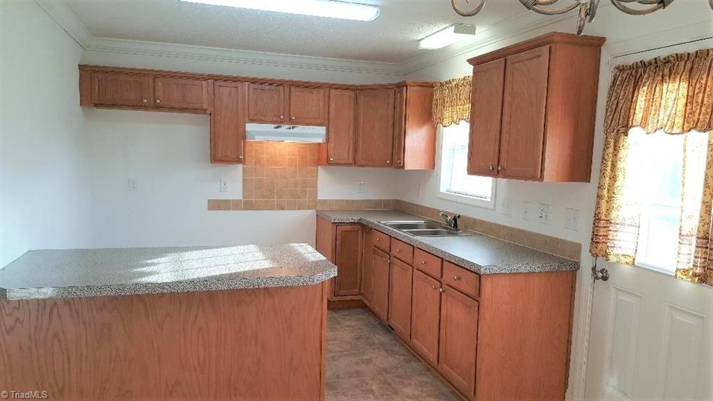 5116 Davis Road Winston-Salem, NC 27105 - Photo 3 of 22 Gallery Image 3