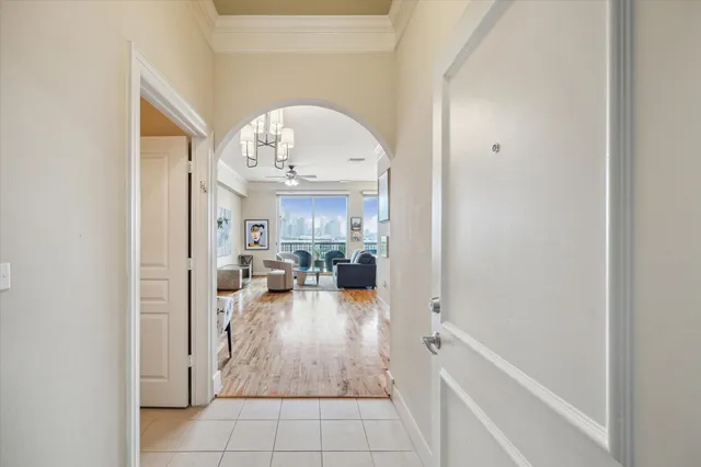 $4,000 | 3333 Allen Parkway, Unit 1004, Houston, TX 77019