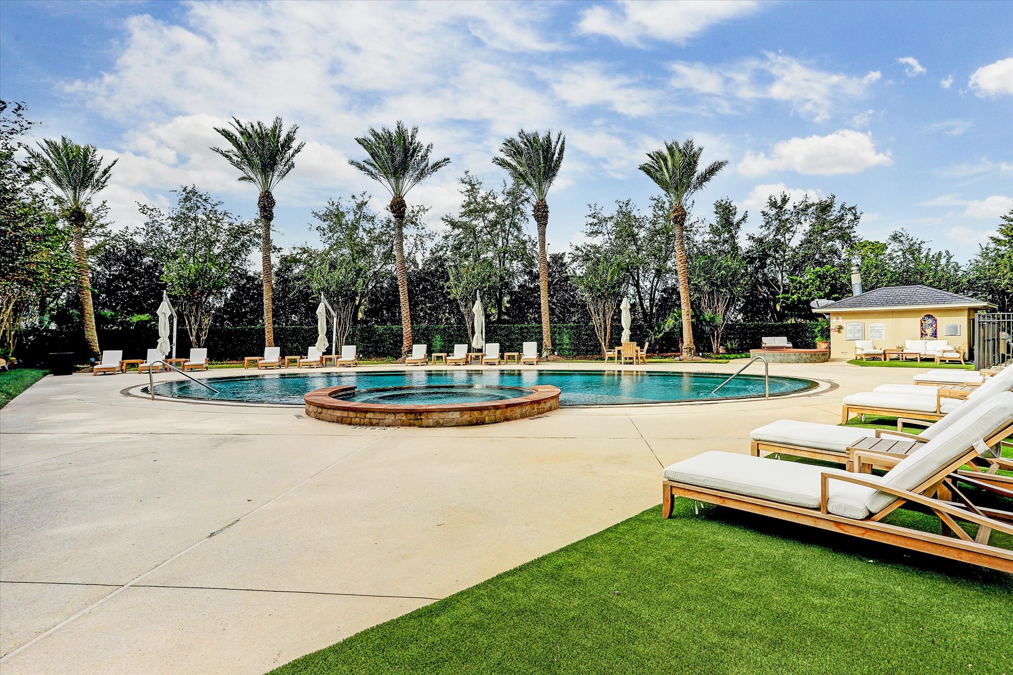 3333 Allen Parkway, Unit 1004 Houston, TX 77019 - Photo 22 of 36 a view of a house with swimming pool and yard